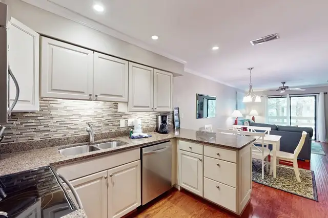 Kitchen at Fiddler’s Cove 11L